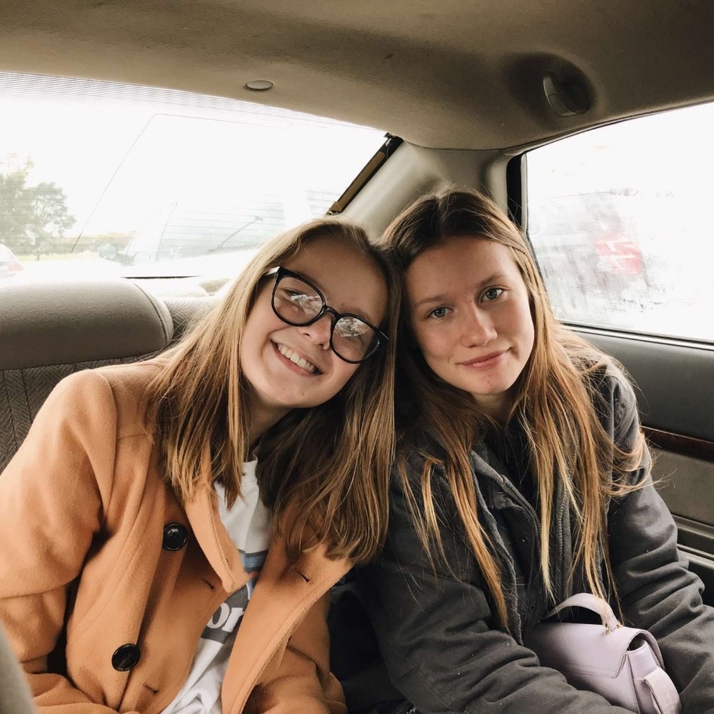 Meet your Posher, Claire